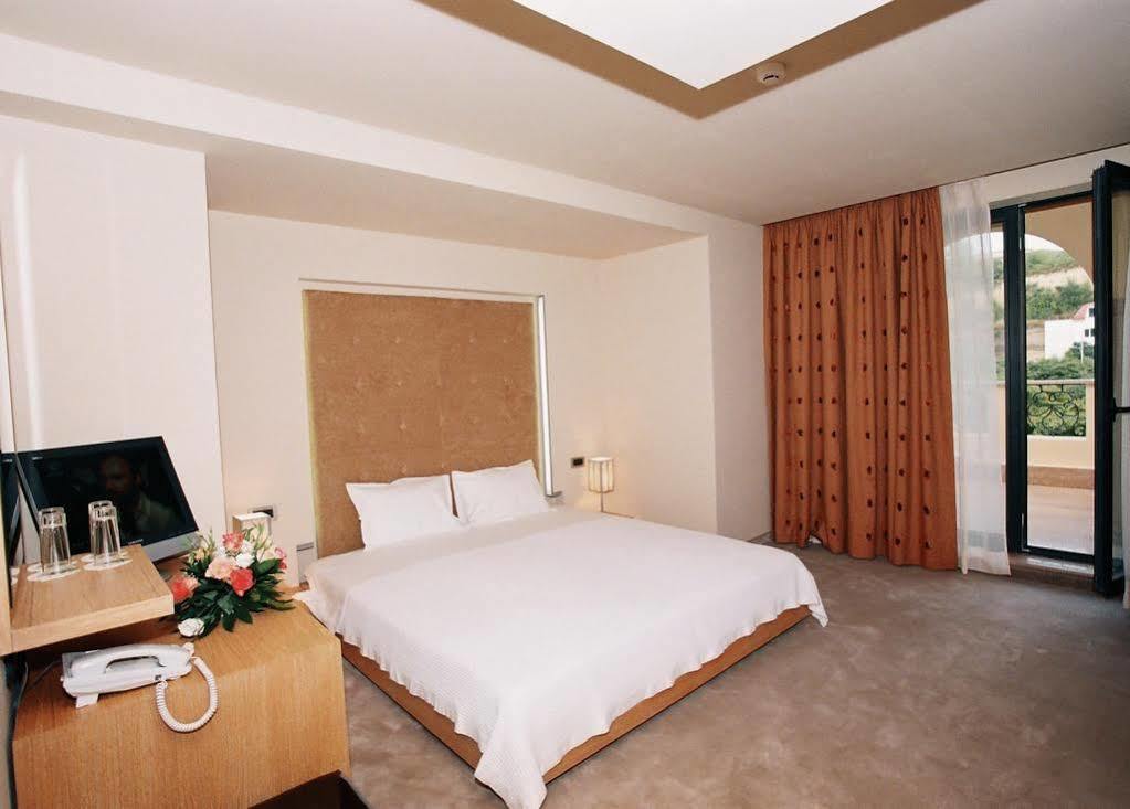 Park Hotel Σαντάνσκι Εξωτερικό φωτογραφία